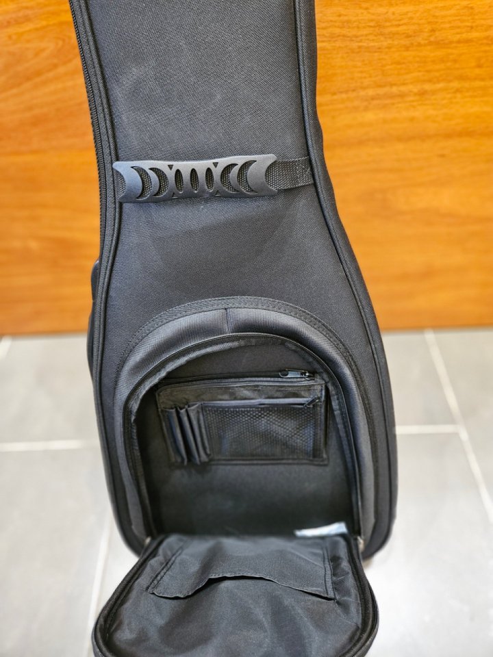 Funda Premium PRS de segunda mano · Foto 3 de 5 · Barcelona · 60 €