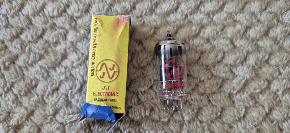 Válvulas TAD. ECC83 y ECC82. NUEVAS.