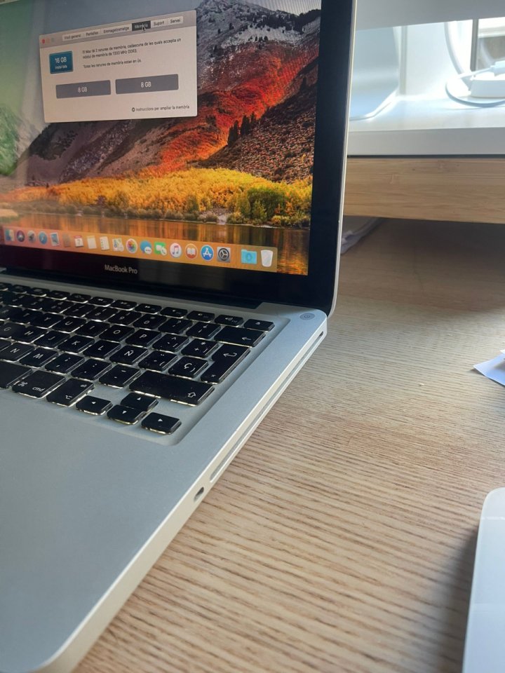 Macbook Pro 500Gb 16MB RAM