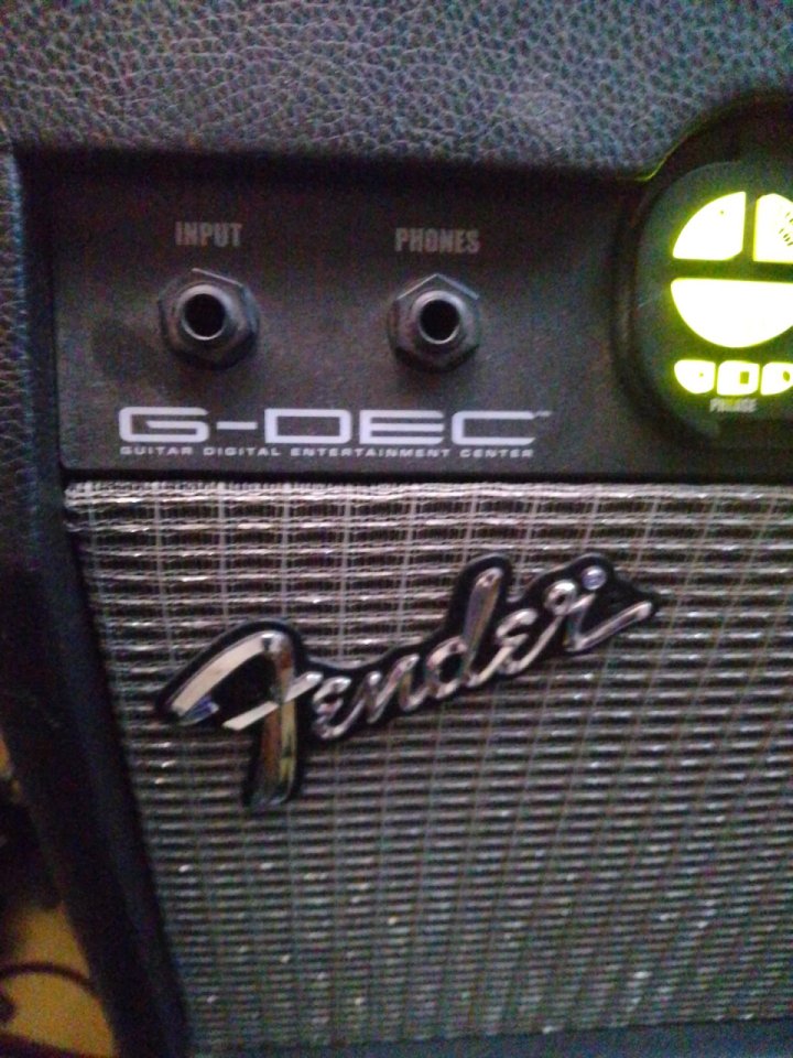 Amplificador guitarra Fender G-DEC 15w de segunda mano · Foto 6 de 7 · Barcelona · 100 €