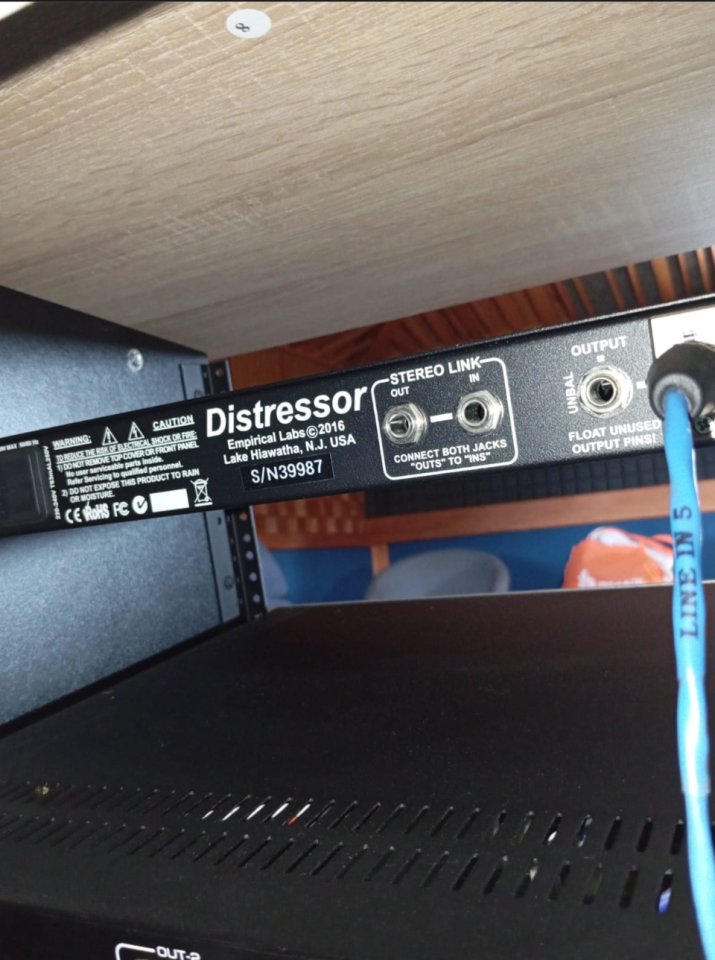 Compresor Empirical Labs Distressor EL8-X de segunda mano · Foto 3 de 4 · Asturias · 1600 €