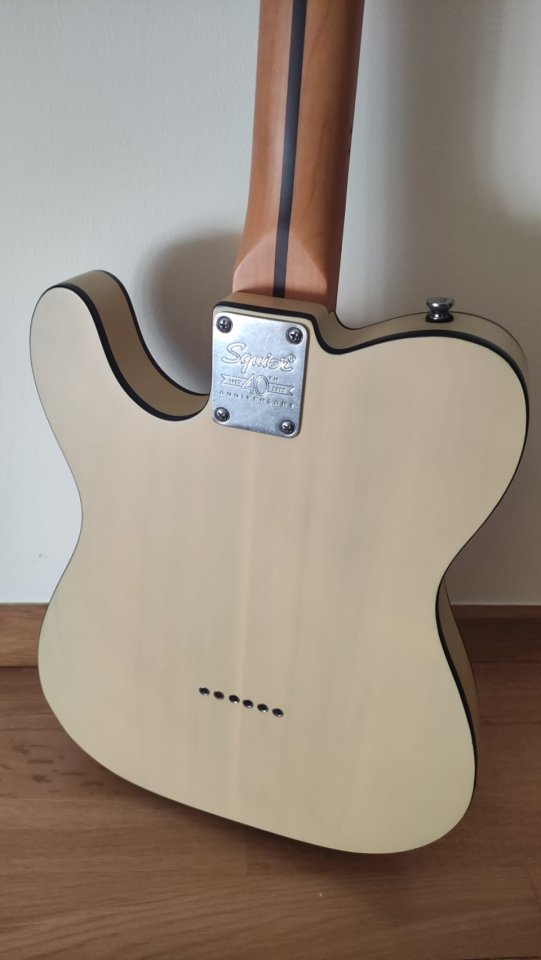 Squier Classic Vibe 40th Anniv. Telecaster de segunda mano · Foto 7 de 8 · Madrid · 500 €