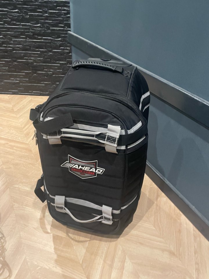 Estuche de hardware Ahead AA5028OW