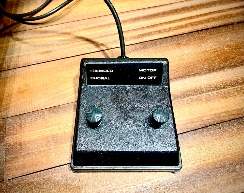 Hammond RT3 con Leslie, pedalera y Tone cabinet