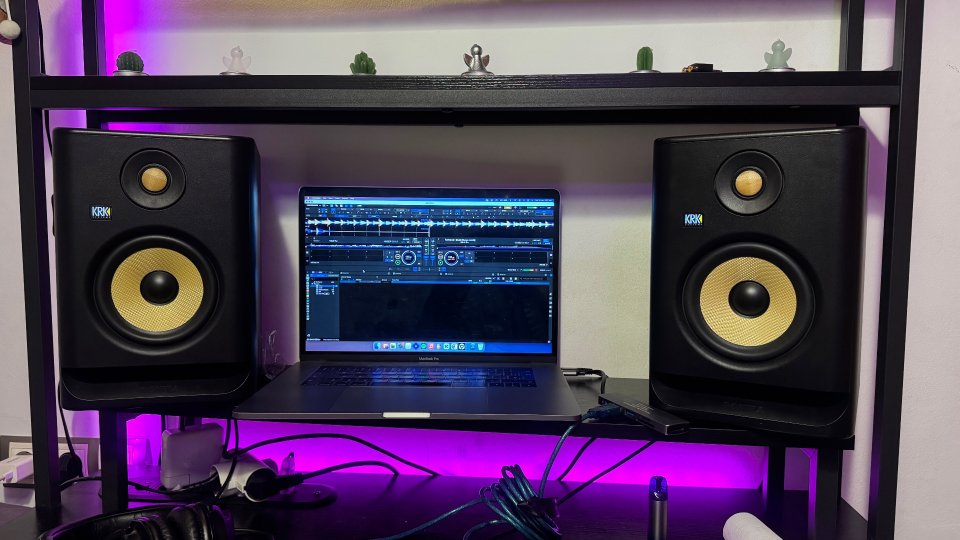 KRK ROKIT RP5 G4 - NUNCA USADAS