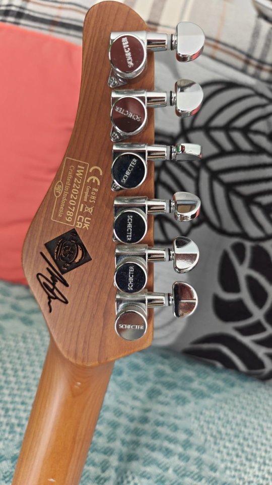Guitarra eléctrica Schecter Diamond Series / Color Turquesa. de segunda mano · Foto 7 de 7 · Barcelona · 650 €