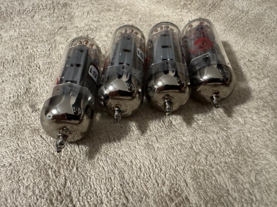 Cuarteto Válvulas EL84 PSvane Matcheadas de segunda mano · Foto 2 de 10 · Madrid · 20 €