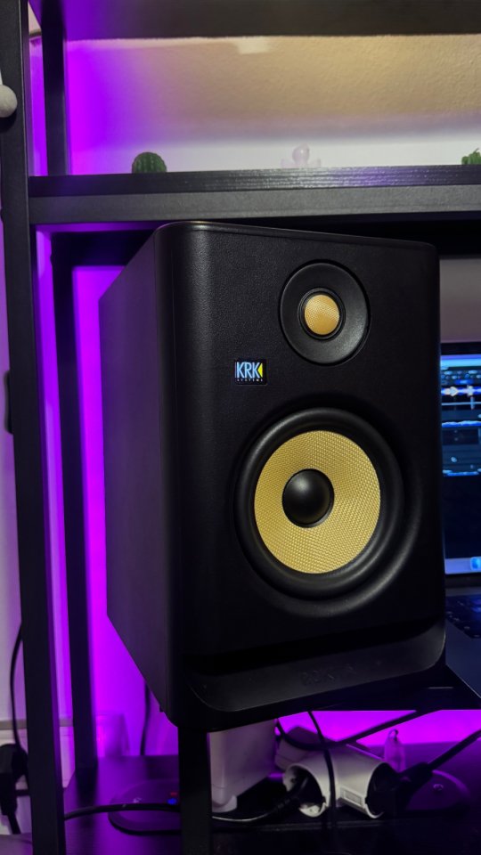 KRK ROKIT RP5 G4 - NUNCA USADAS