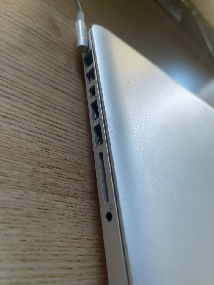 Macbook Pro 500Gb 16MB RAM
