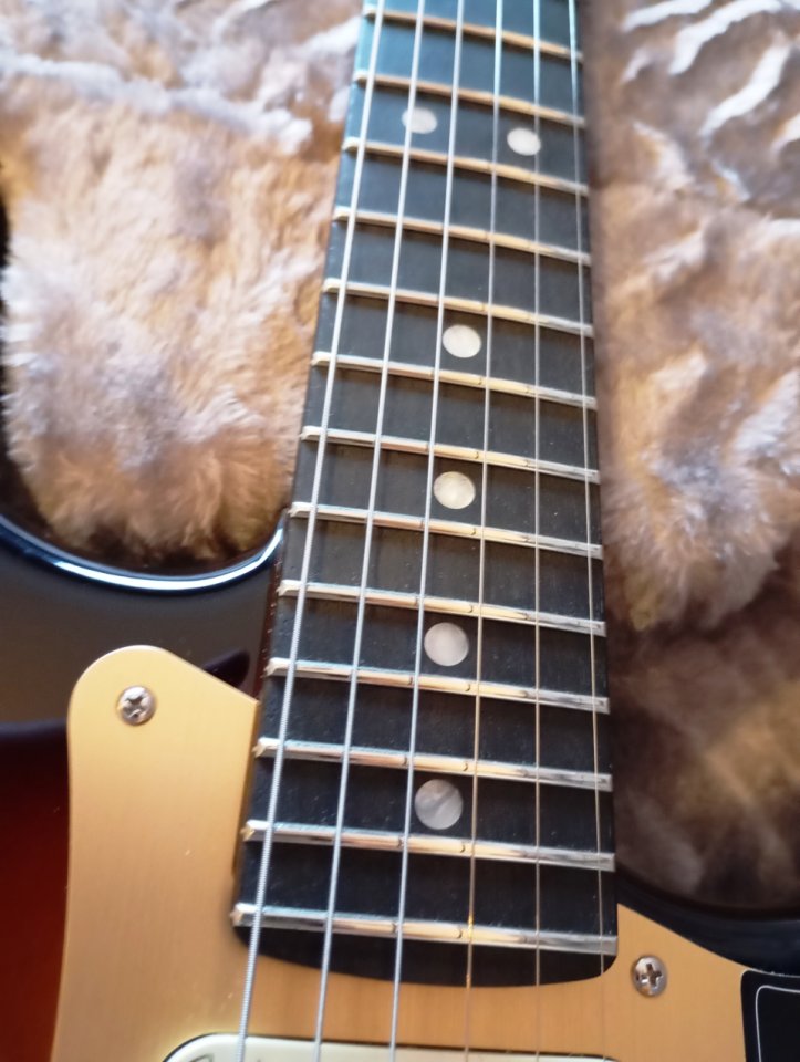 Fender Am Ultra II Strat HSS EB UBST (a estrenar)