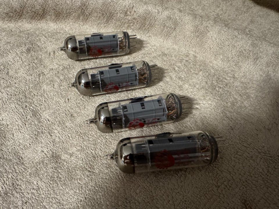 Cuarteto Válvulas EL84 PSvane Matcheadas de segunda mano · Foto 6 de 10 · Madrid · 20 €