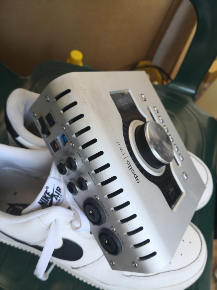 Tarjeta de sonido universal audio