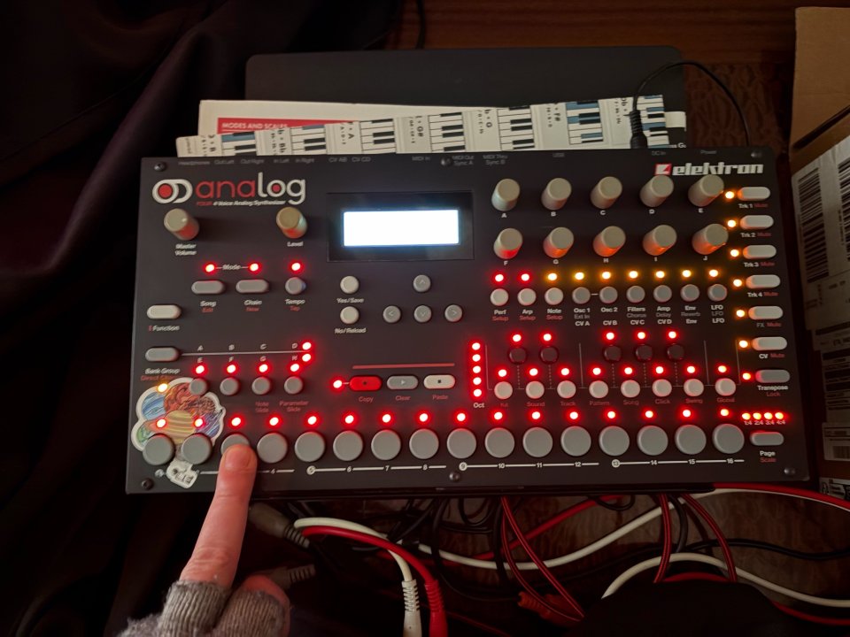 Elektron Analog 4