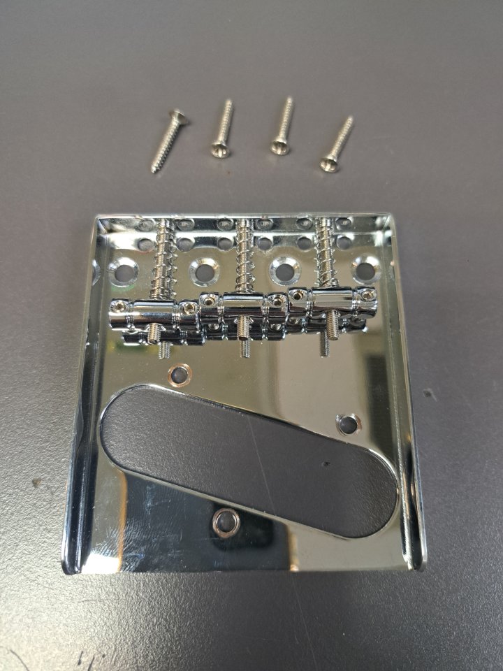 Pastillas y puente telecaster de segunda mano · Foto 2 de 4 · Madrid · 15 €