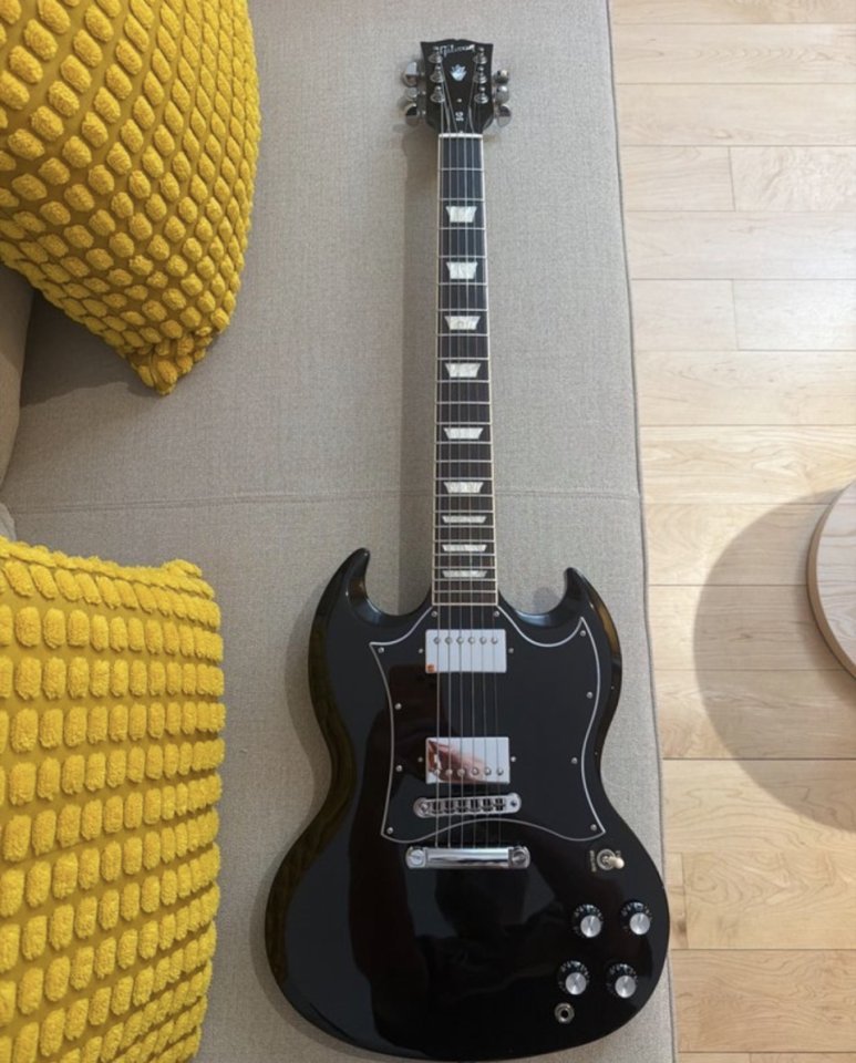 Gibson SG Standard Ebony de segunda mano · Foto 1 de 4 · Valencia · 1100 €