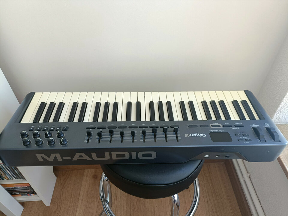 Oxígeno 49 Controlador MIDI USB de 49 teclas