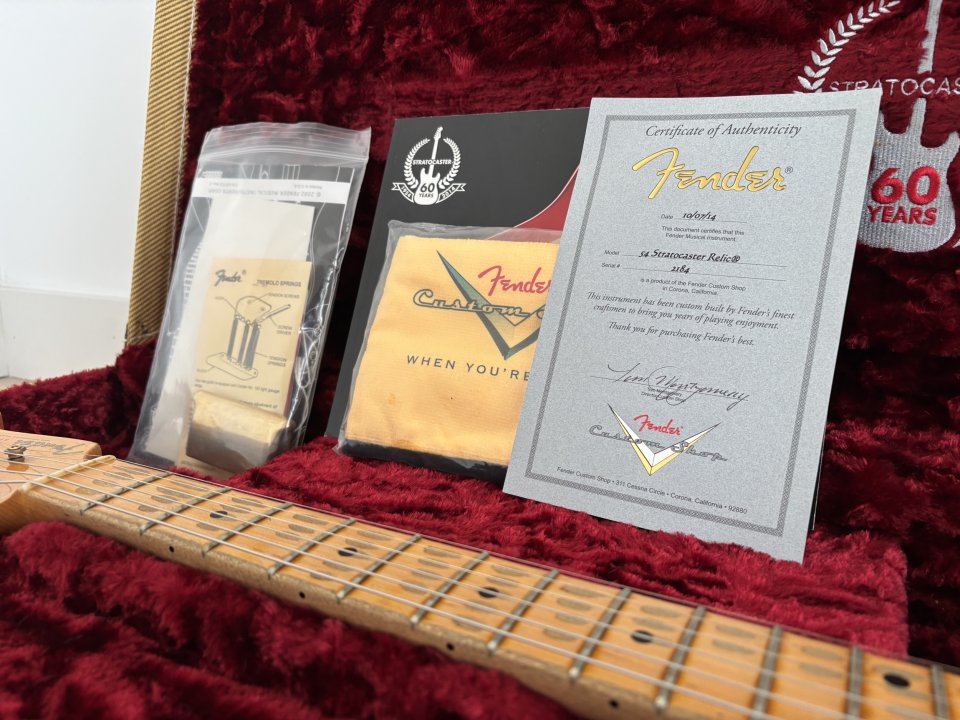 Fender Custom Shop 60th Ann. 1954 Stratocaster - 3.2kg - Cuerpo 1 pieza de segunda mano · Foto 3 de 4 · Valencia · 3300 €