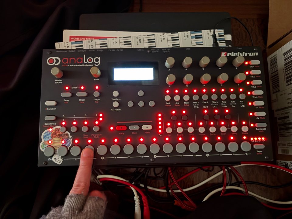 Elektron Analog 4