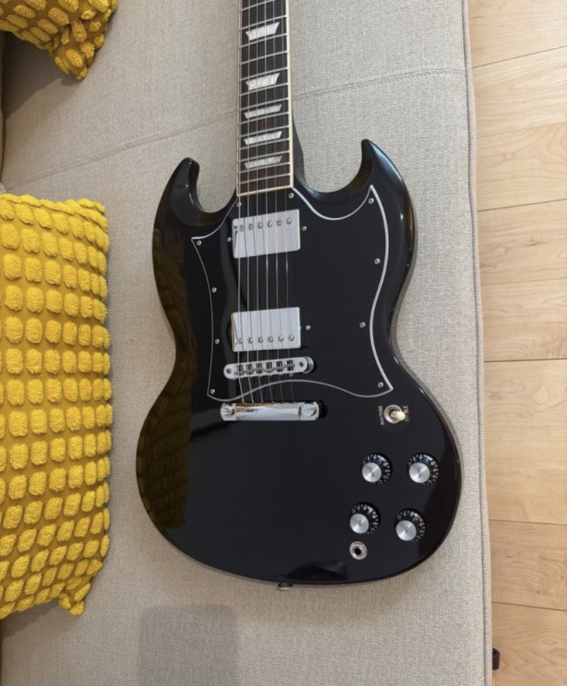 Gibson SG Standard Ebony de segunda mano · Foto 2 de 4 · Valencia · 1100 €