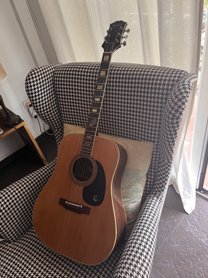 Epiphone FT-150 Bard (Norlin Era) MIJ 1976 de segunda mano · Foto 1 de 5 · Córdoba · 399 €