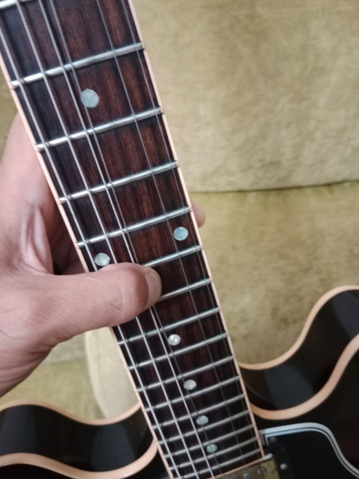 GIBSON ES 335 2010 de segunda mano · Foto 4 de 8 · Bizkaia · 2450 €