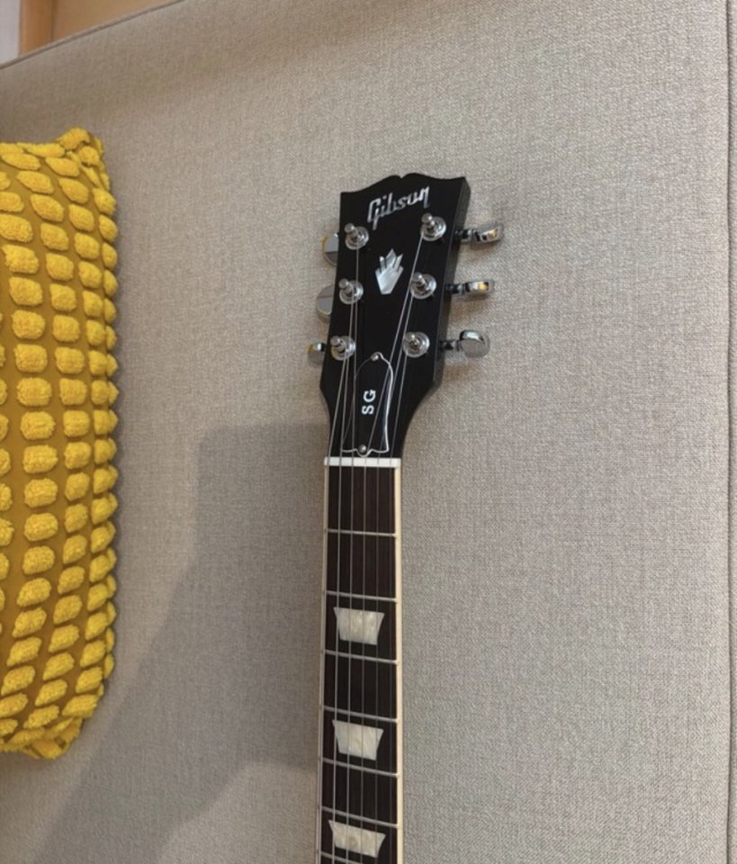 Gibson SG Standard Ebony de segunda mano · Foto 3 de 4 · Valencia · 1100 €