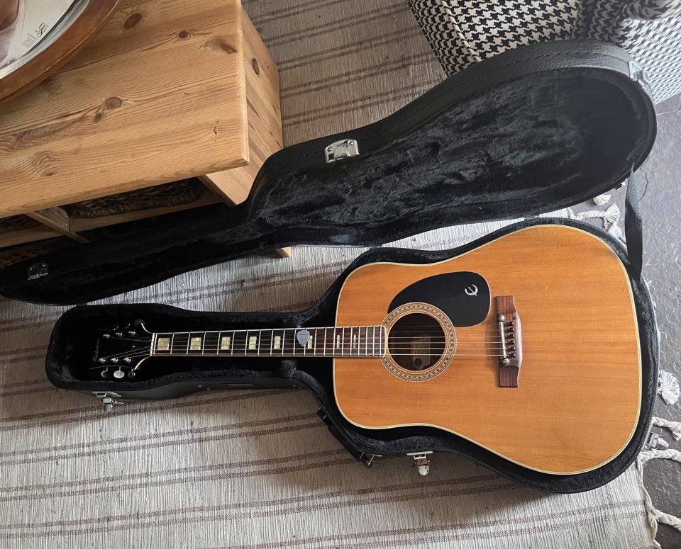 Epiphone FT-150 Bard (Norlin Era) MIJ 1976 de segunda mano · Foto 2 de 5 · Córdoba · 399 €