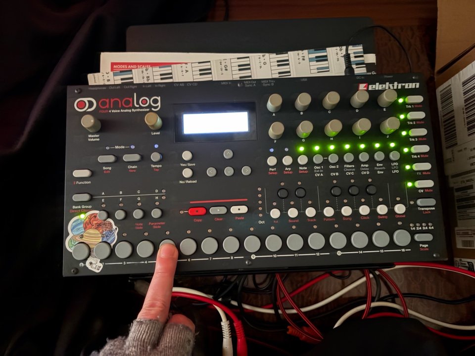 Elektron Analog 4