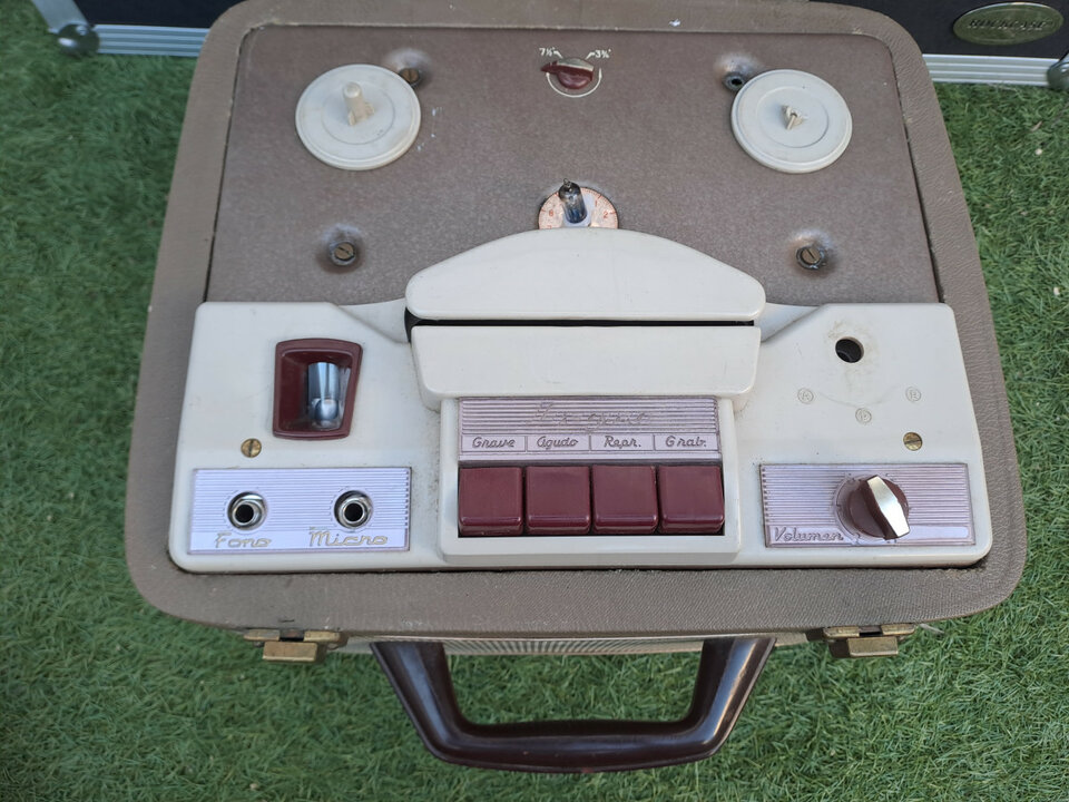 Amplificador geloso maleta Ingra años 60