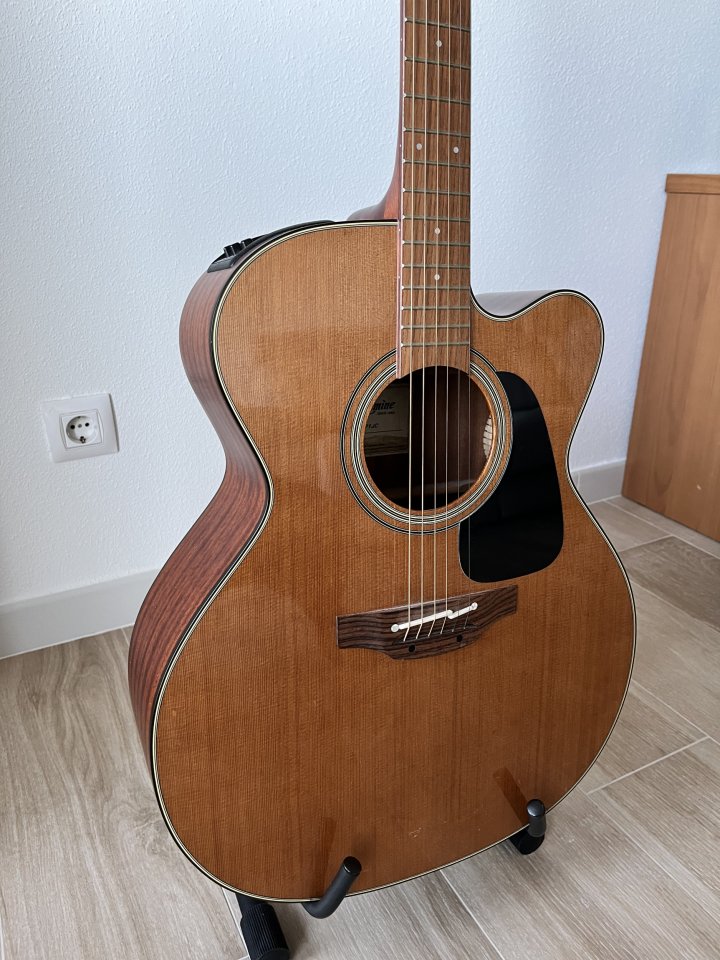 Takamine P1JC - Jumbo Cutaway