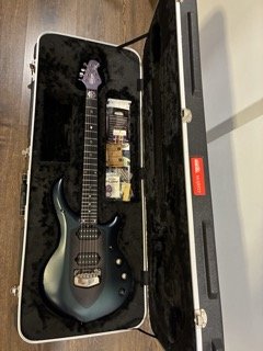 Guitarra Majesty John Petrucci Music Man