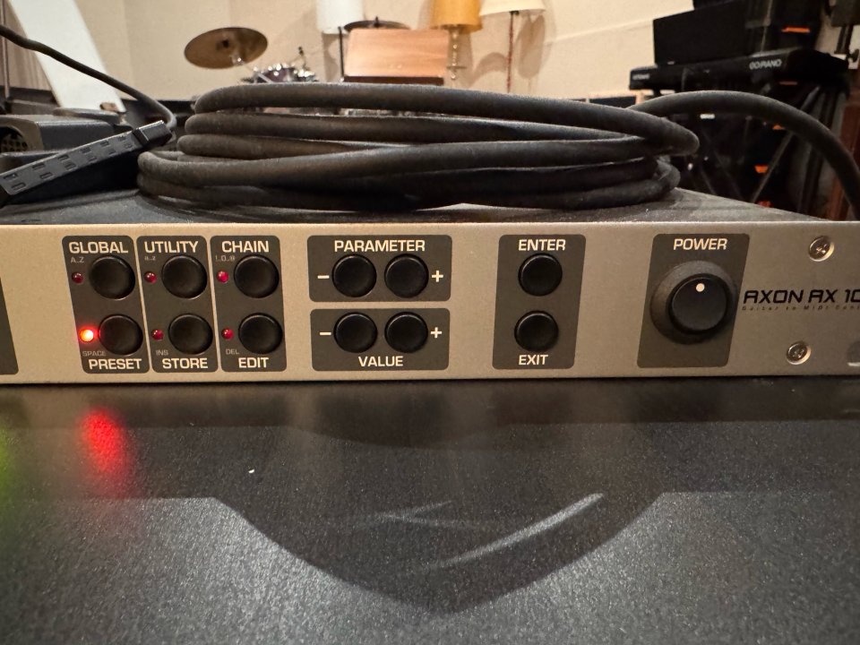 Guitarra MIDI, controlador y pastila Terratec de segunda mano · Foto 6 de 8 · A Coruña · 349 €