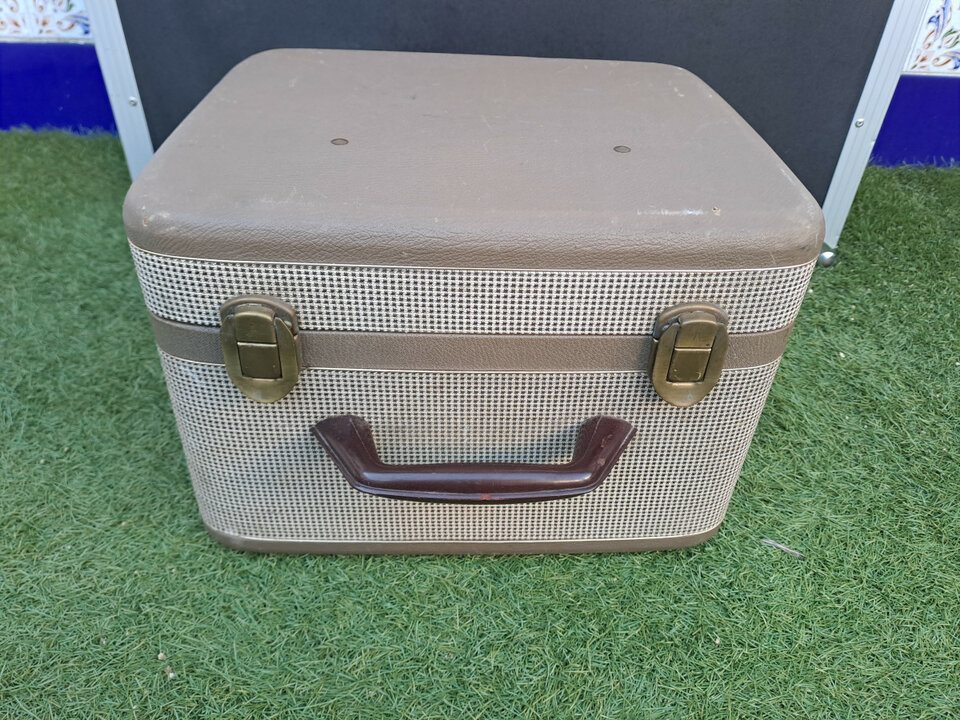 Amplificador geloso maleta Ingra años 60
