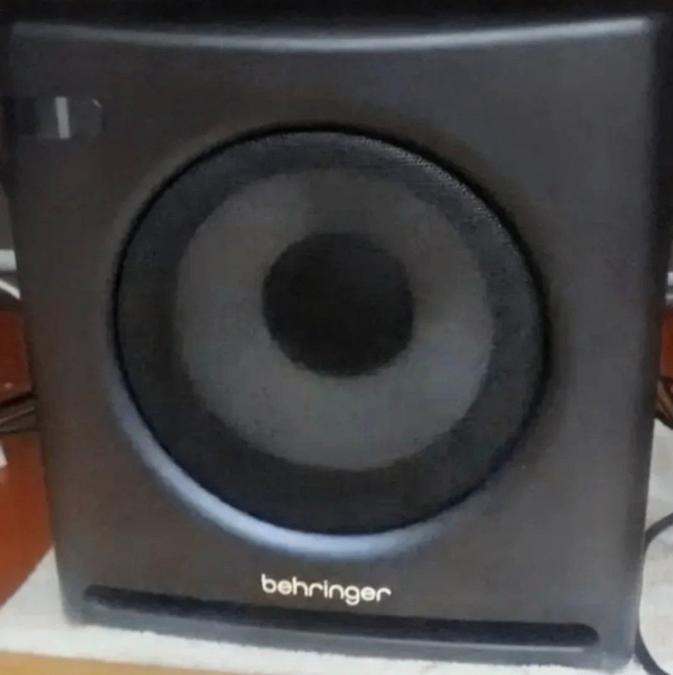 Behringer b2031a + Sub K10S de segunda mano · Foto 3 de 3 · Pontevedra · 500 €