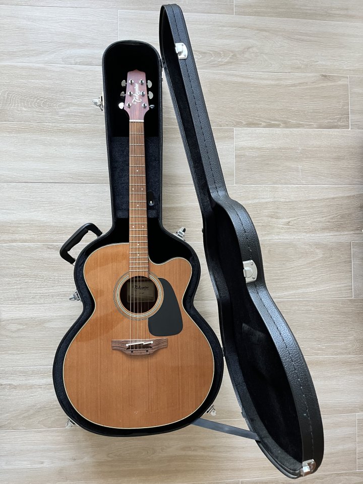 Takamine P1JC - Jumbo Cutaway