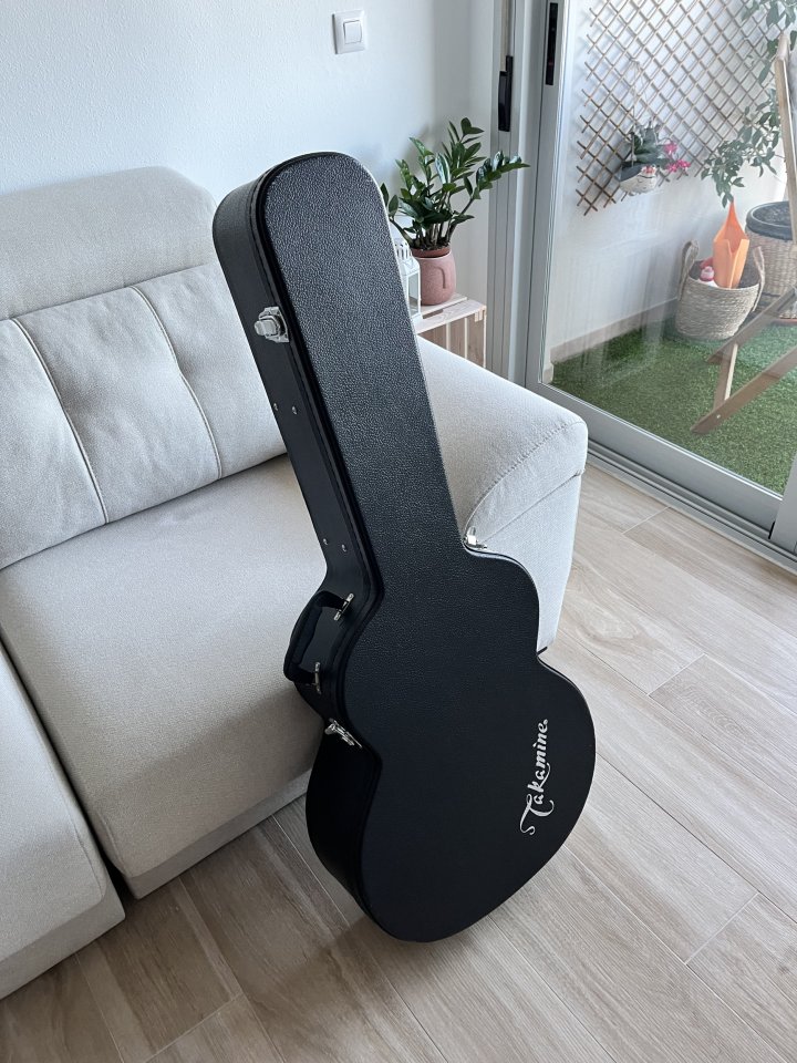 Takamine P1JC - Jumbo Cutaway