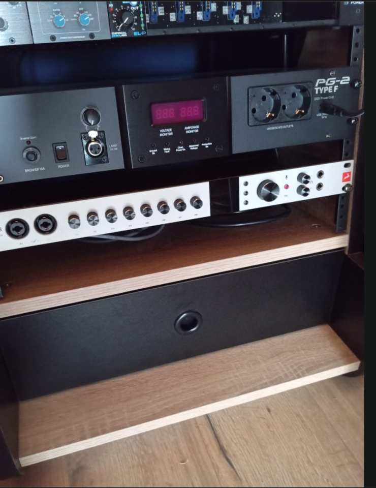 Antelope Discrete 8 Synergy Core