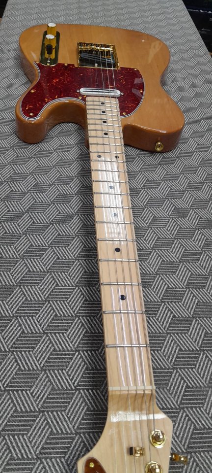 GUITARRA DE LUTHIER de segunda mano · Foto 2 de 6 · Madrid · 2200 €