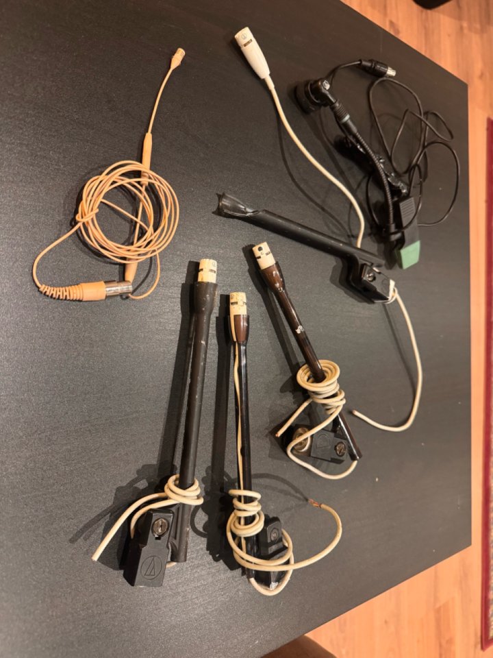 Lote 6 microfonos de segunda mano · Foto 4 de 6 · A Coruña · 59 €