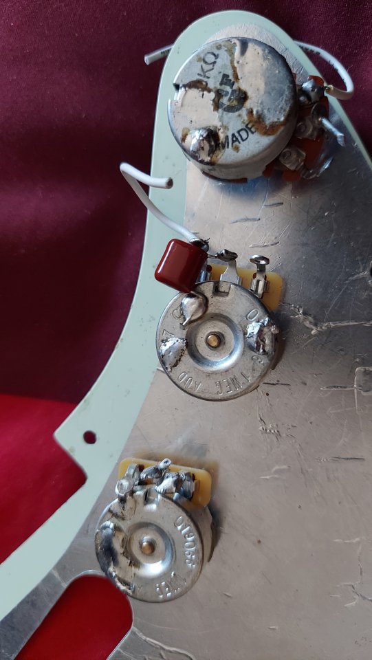Golpeador stratocaster de segunda mano · Foto 3 de 5 · Madrid · 15 €