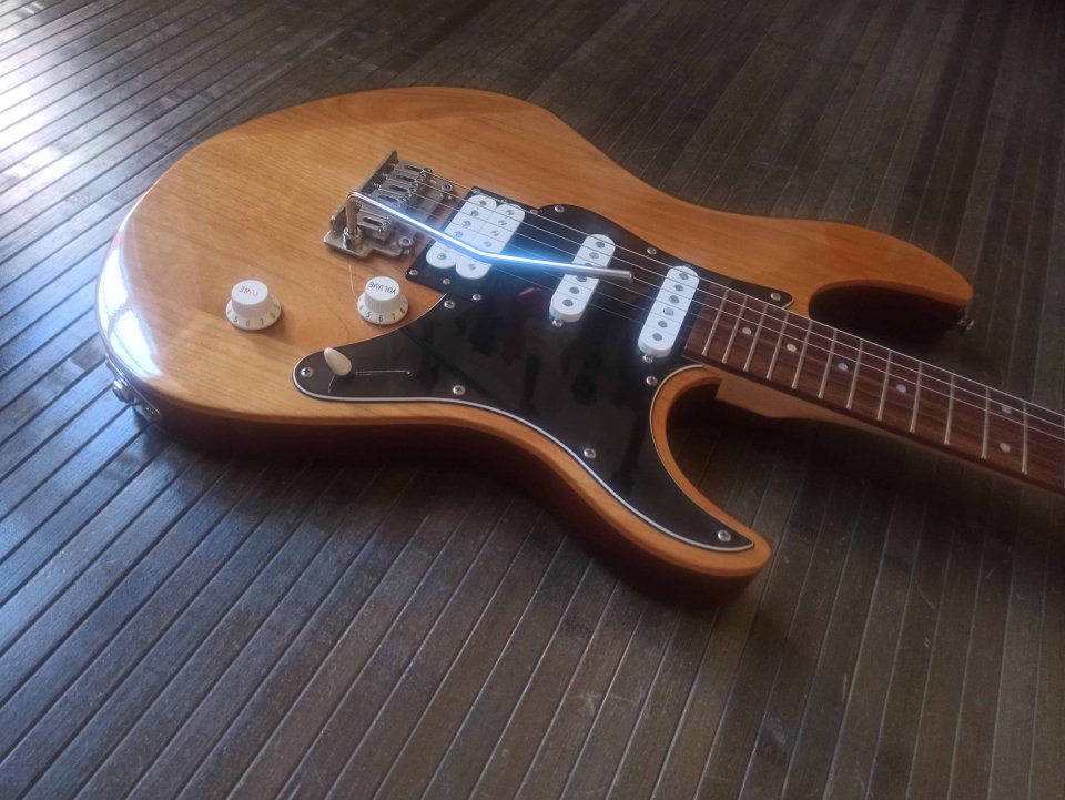 Yamaha Pacífica 412v - Made in Korea 2000 de segunda mano · Foto 9 de 10 · Sevilla · 285 €