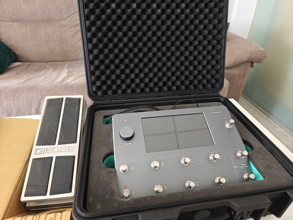 Quad Cortex (Neural DSP). Regalo Flight Case y Pedal Expresión de segunda mano · Foto 2 de 2 · Badajoz · 1100 €