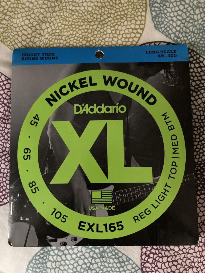 Bajo eléctrico Cort B4 fabricado en Corea