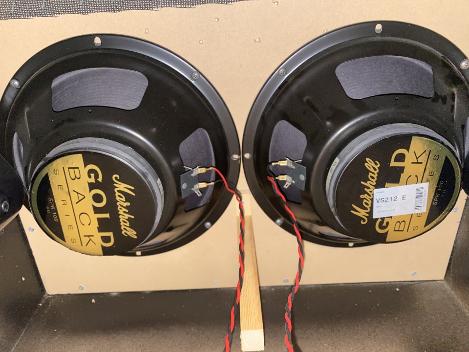 Pareja de Conos Marshall Goldback SPK100 (12", 100W, 8Ω) - ¡Como nuevos! de segunda mano · Foto 1 de 3 · Madrid · 65 €