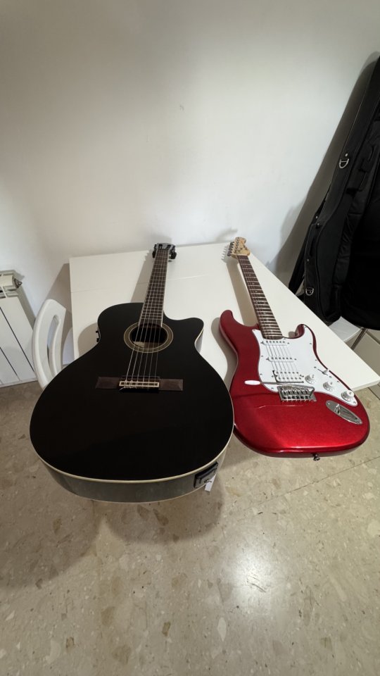 Harley Benton: Guitarra Eléctrica + Nylon Electrificada + Fundas