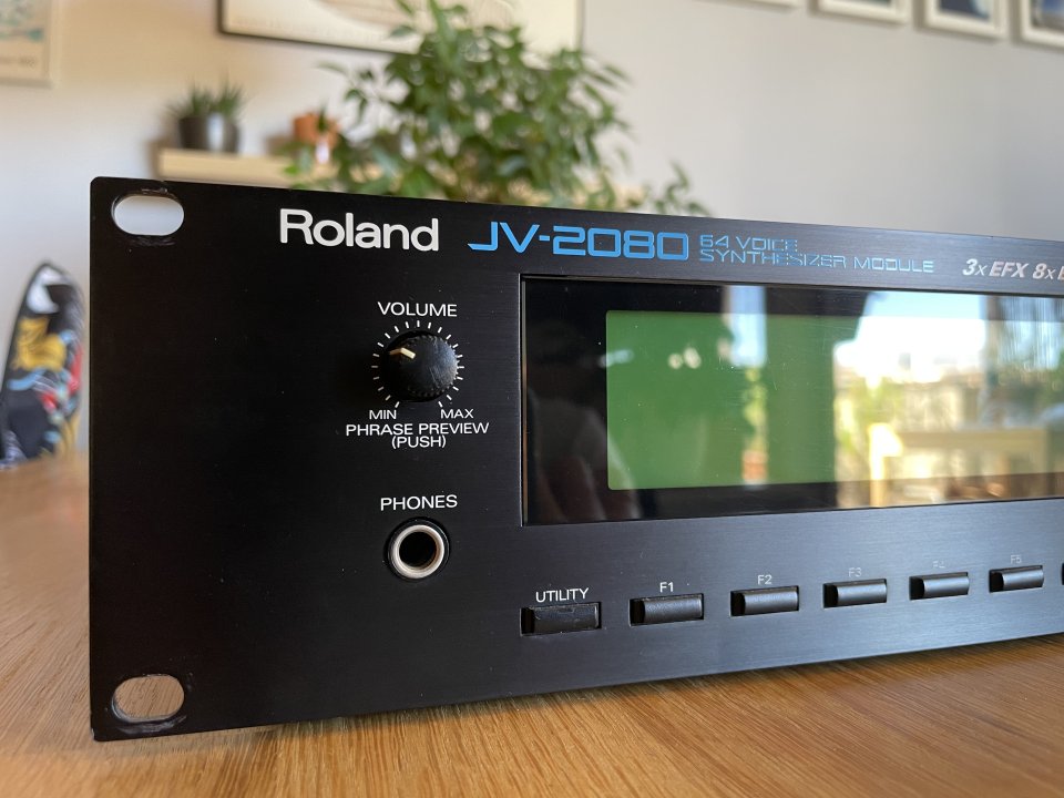 Roland JV 2080