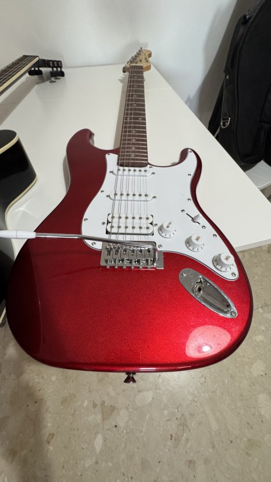 Harley Benton: Guitarra Eléctrica + Nylon Electrificada + Fundas