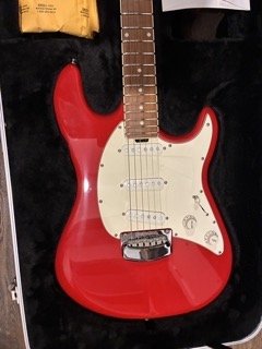 Guitarra Cutlass SSS Roja Music Man