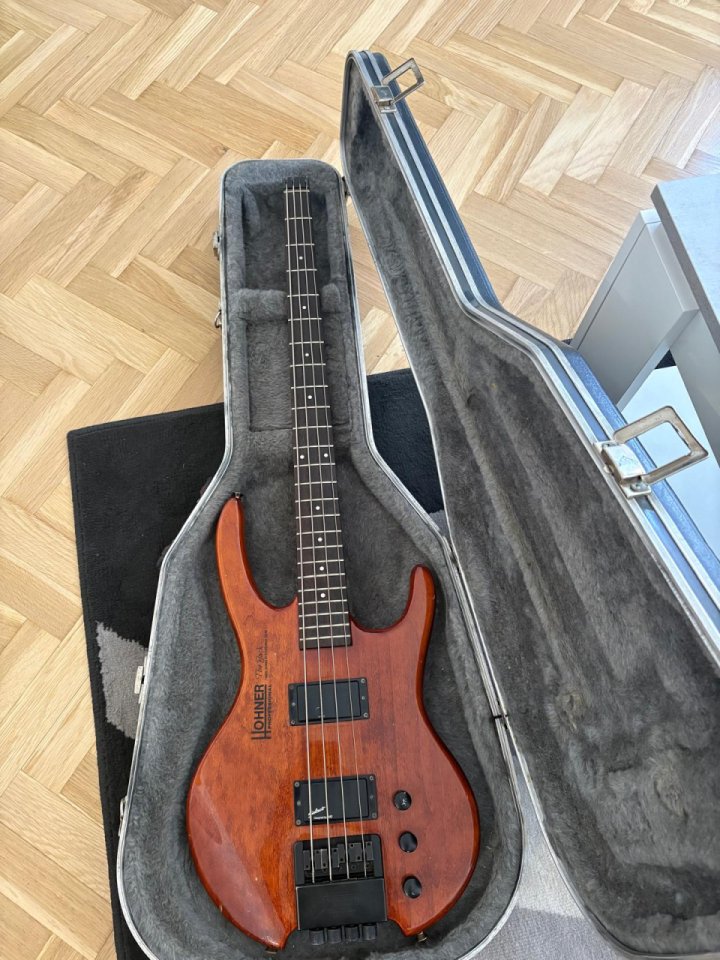 Bajo Headless Hohner The Jack 1987 de segunda mano · Foto 1 de 4 · Segovia · 550 €