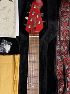 Guitarra Cutlass SSS Roja Music Man